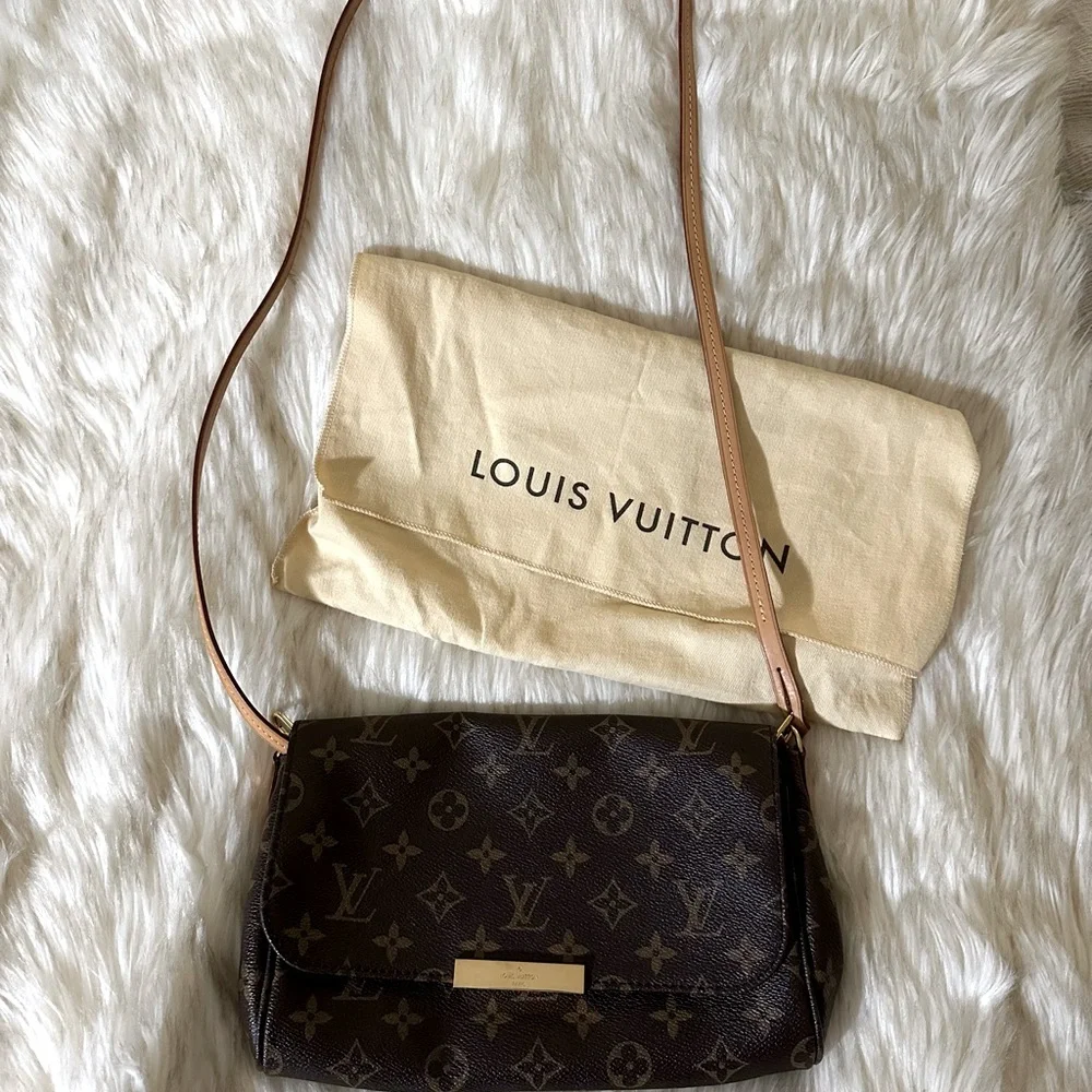 Discontinued**LV Favorite MM Shoulder/crossbody Bag